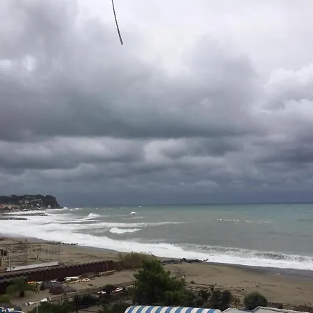 Fronte Mare Apartman *